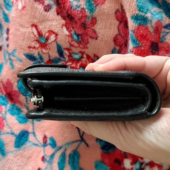 Michael Kors Medium Crossgrain Leather Wallet - Picture 7 of 10